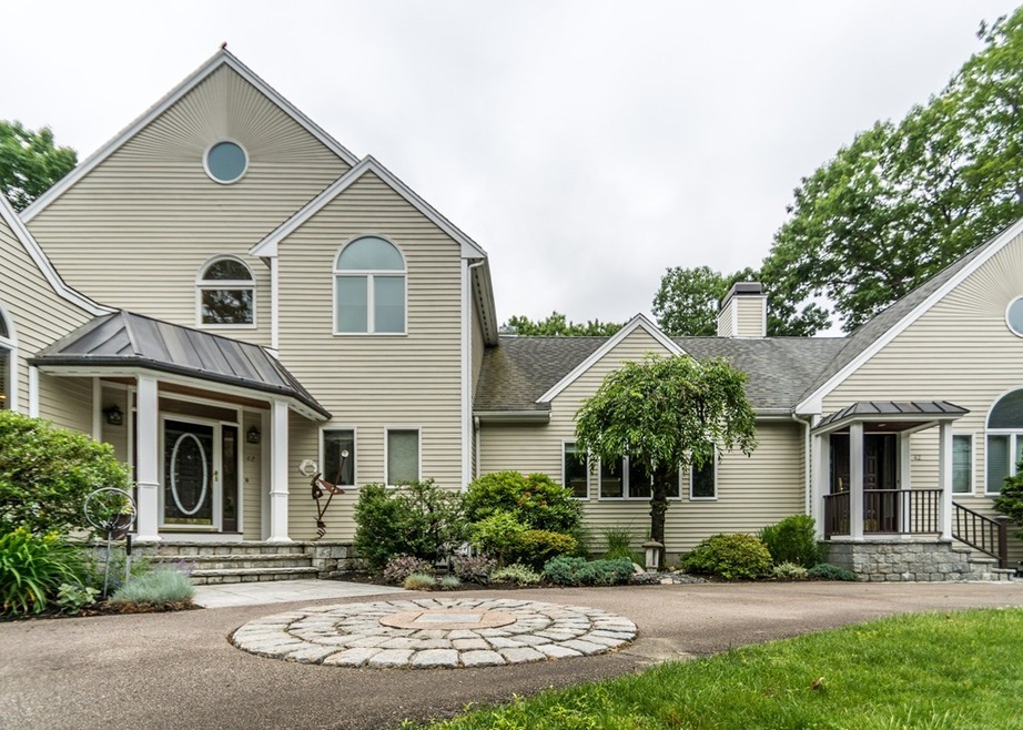 42 Cranberry Ln, Needham, MA 02492 - photo 1