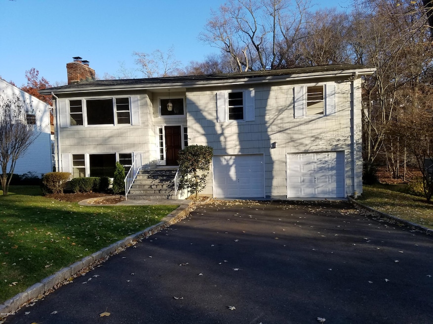 12 Windsor Ln, Cos Cob, CT 06807 - photo 1