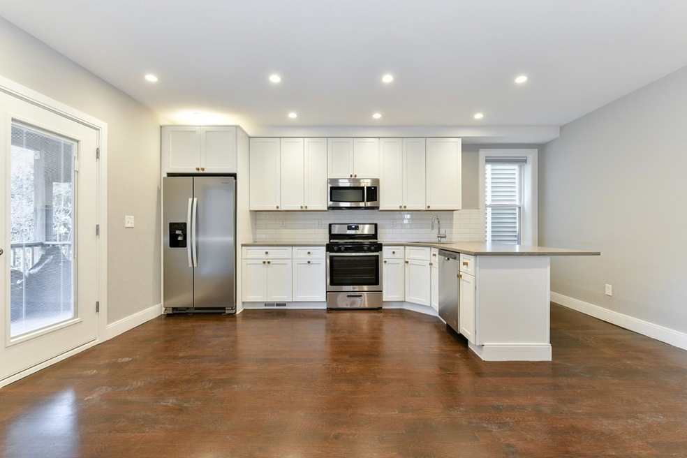 637 E 8th St unit 1, Boston, MA 02127 - photo 1