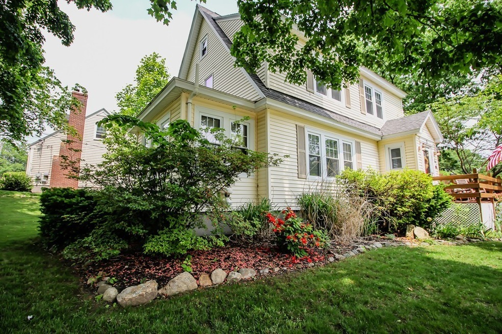 3 Cataumet St, Worcester, MA 01606 - photo 1