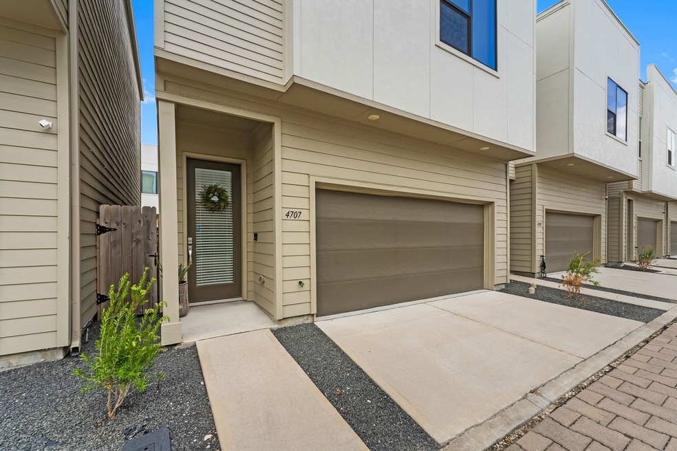 4707 Thornton Grove, Houston, TX 77018 - photo 1