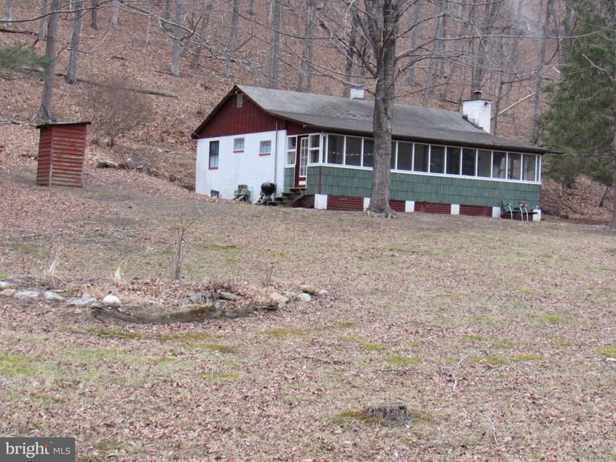 325 Compton's Ln, Great Cacapon, WV 25422 - photo 1