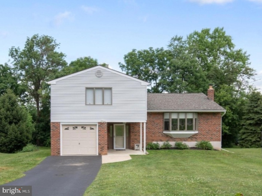 3 Deer Run Ln, Malvern, PA 19355 - photo 1