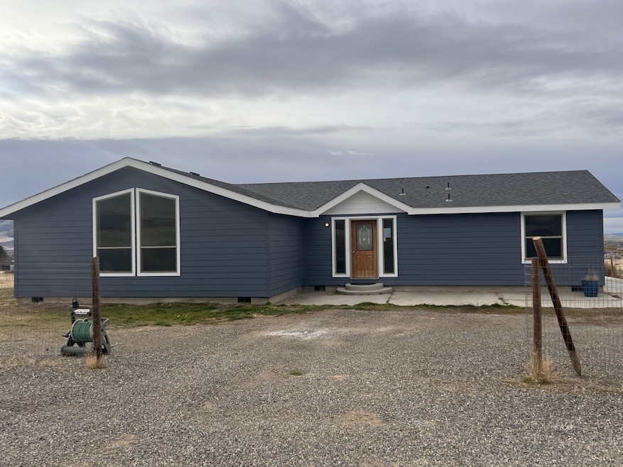 9200 Zaring Dr, Winnemucca, NV 89445 - photo 1