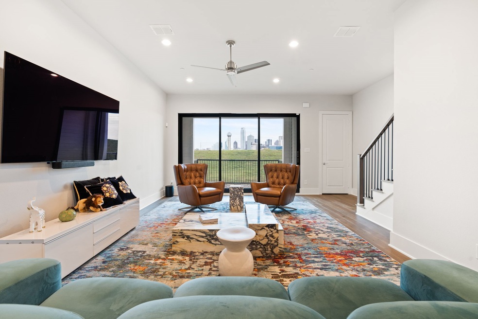 381 E Greenbriar Ln unit 1603, Dallas, TX 75203 - photo 1