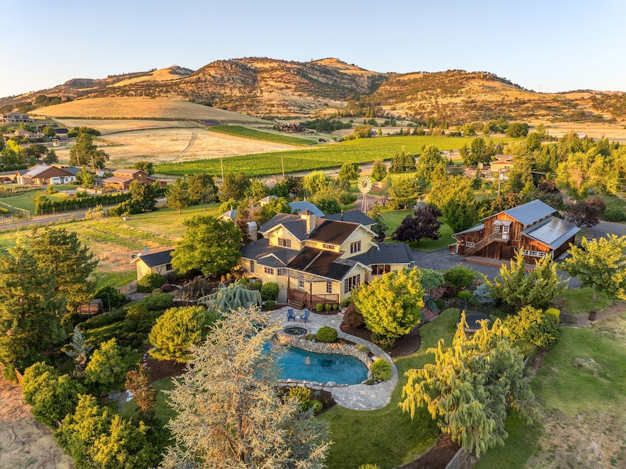 4050 Royal Crest Rd, Medford, OR 97504 - photo 1