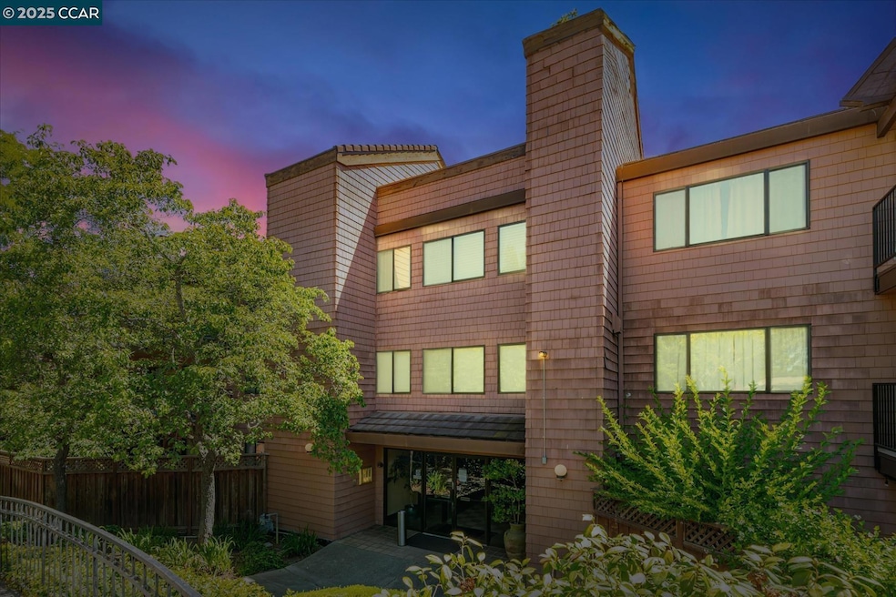 25676 University Ct unit 323, Hayward, CA 94542 - photo 1