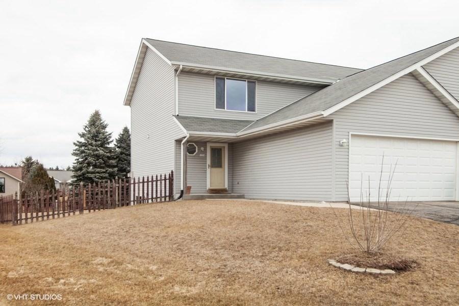 1226 Autumn Dr - Front