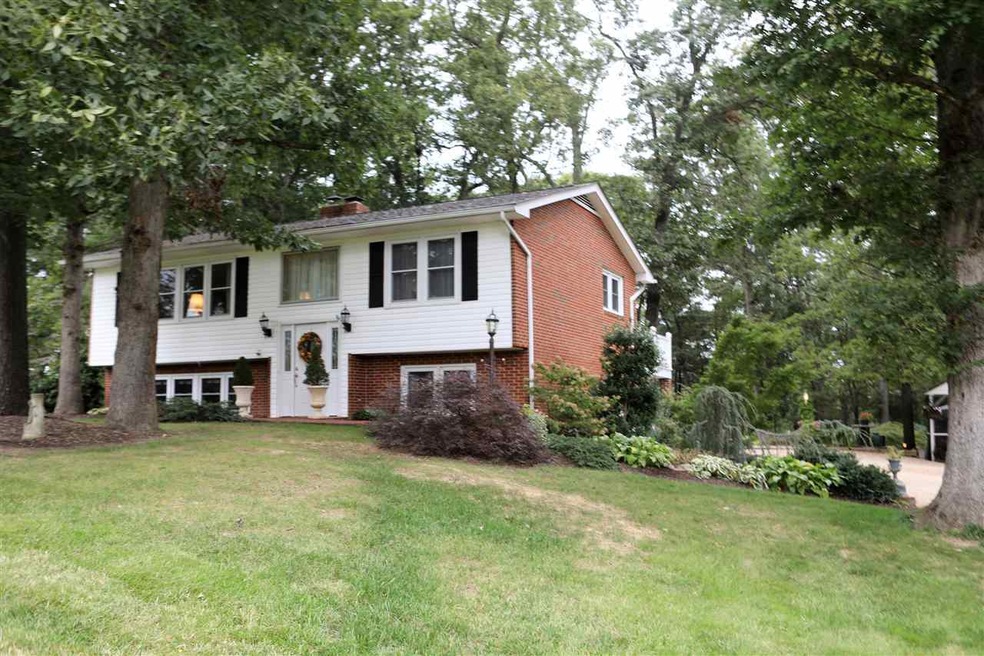 356 Hermitage Rd, Staunton, VA 24401 - photo 1