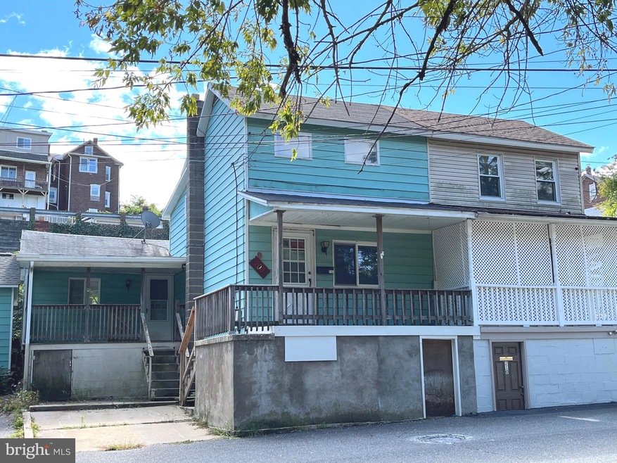 208 W Front St, Lansford, PA 18232 - photo 1