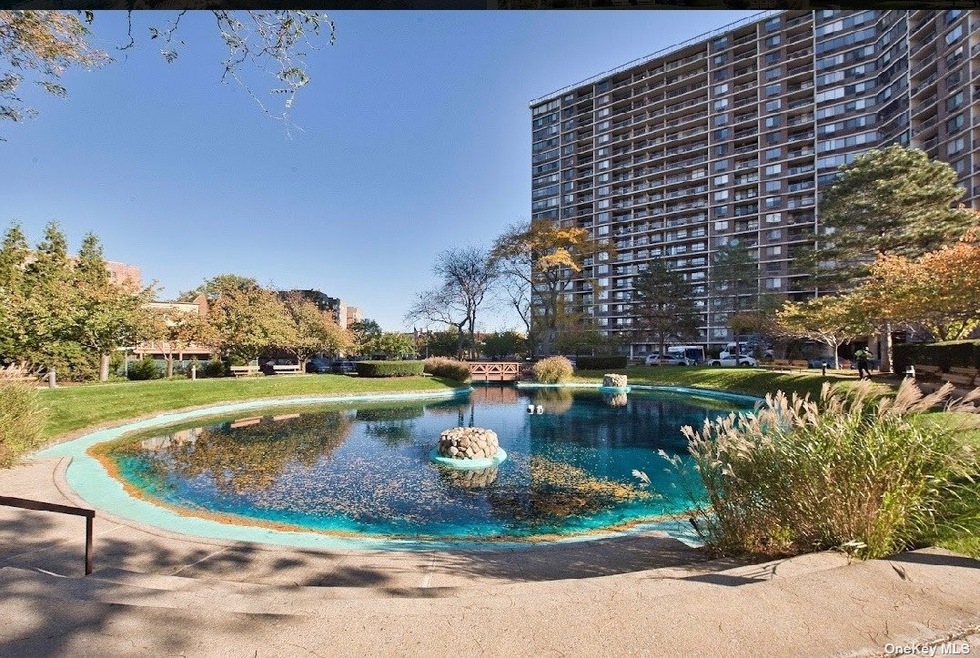 The Bay Club unit 6E, Bayside, NY 11360 - photo 1