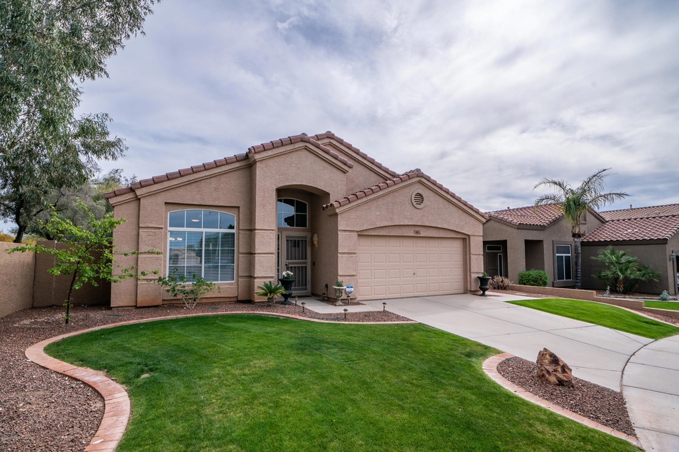 CURB APPEAL!!
