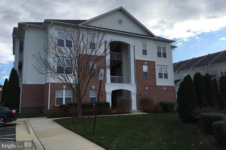 22725 Thimbleberry Square unit 201, Ashburn, VA 20148 - photo 1