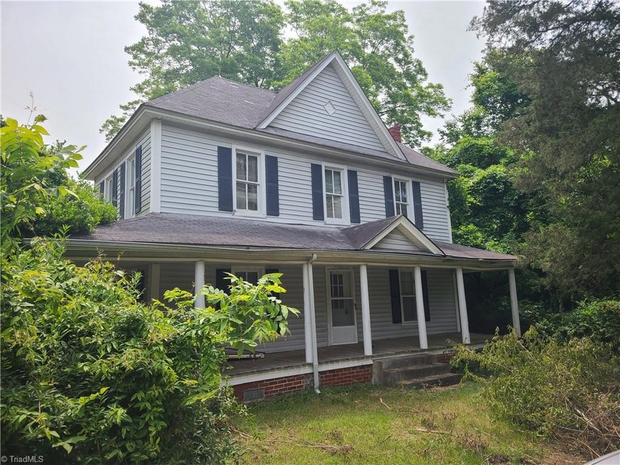 633 Oliver St, Ramseur, NC 27316 - photo 1