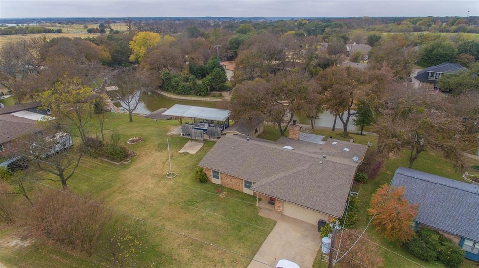 319 Casas Del Sur St, Granbury, TX 76049 - photo 1