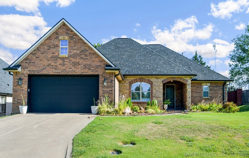 2409 Portico Ave, Ardmore, OK 73401 - photo 1