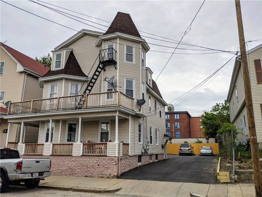 111 Burnett St, Providence, RI 02907 - photo 1