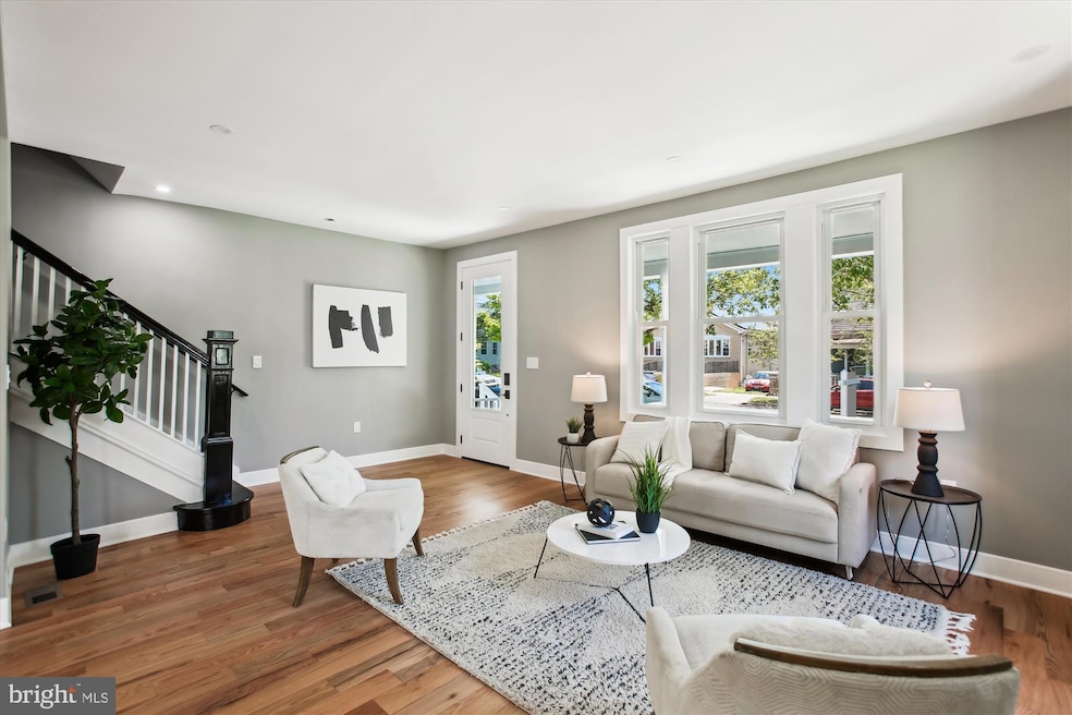 Under Contract $999,900