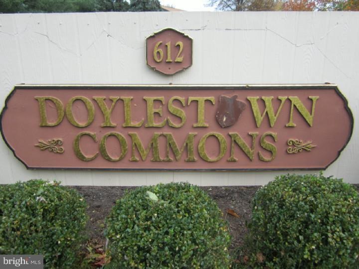 612 N Shady Retreat Rd unit 80, Doylestown, PA 18901 - photo 1