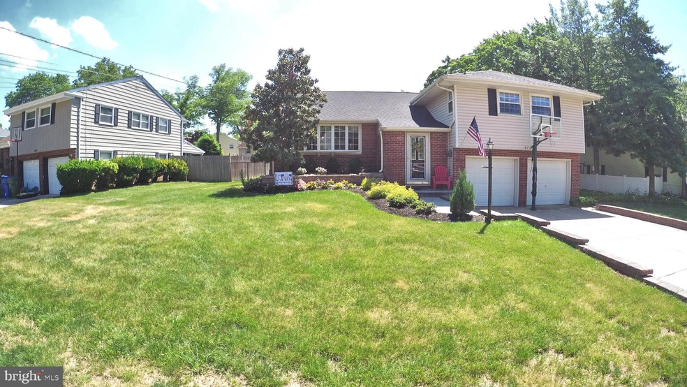 135 Cherry Tree Ln, Cherry Hill, NJ 08002 - photo 1