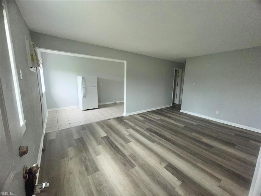 For Rent $1,250/month