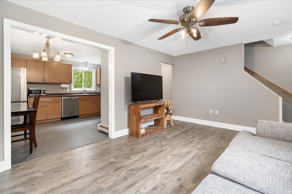 8 Lincoln Dr unit A, Hooksett, NH 03106 - photo 1