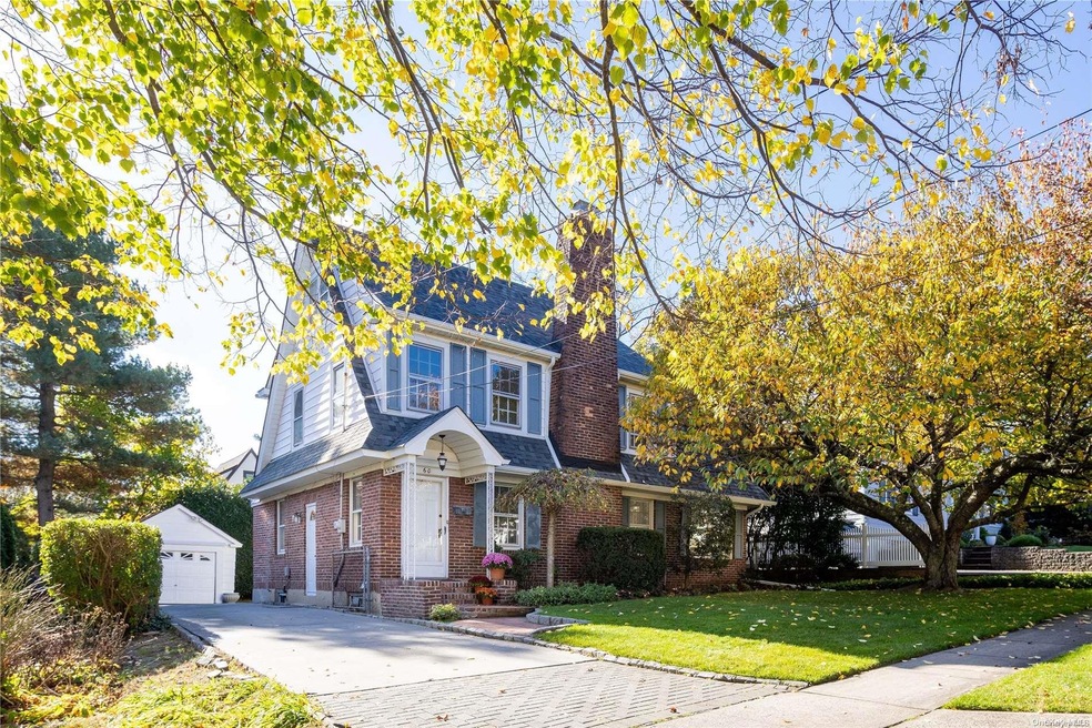 60 Vanderbilt Ave, Manhasset, NY 11030 - photo 1