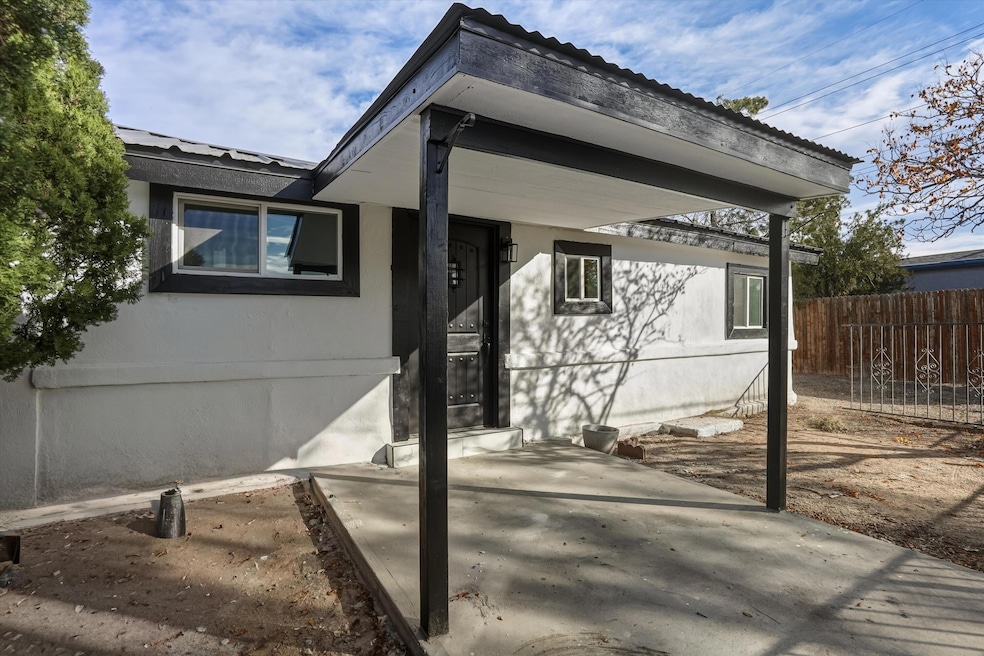 401 Gomez Ave NE, Albuquerque, NM 87102 - photo 1