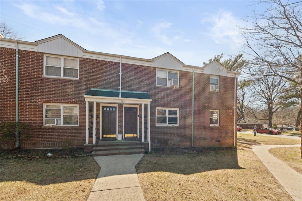 540 Tuckahoe Rd unit 10A, Yonkers, NY 10710 - photo 1