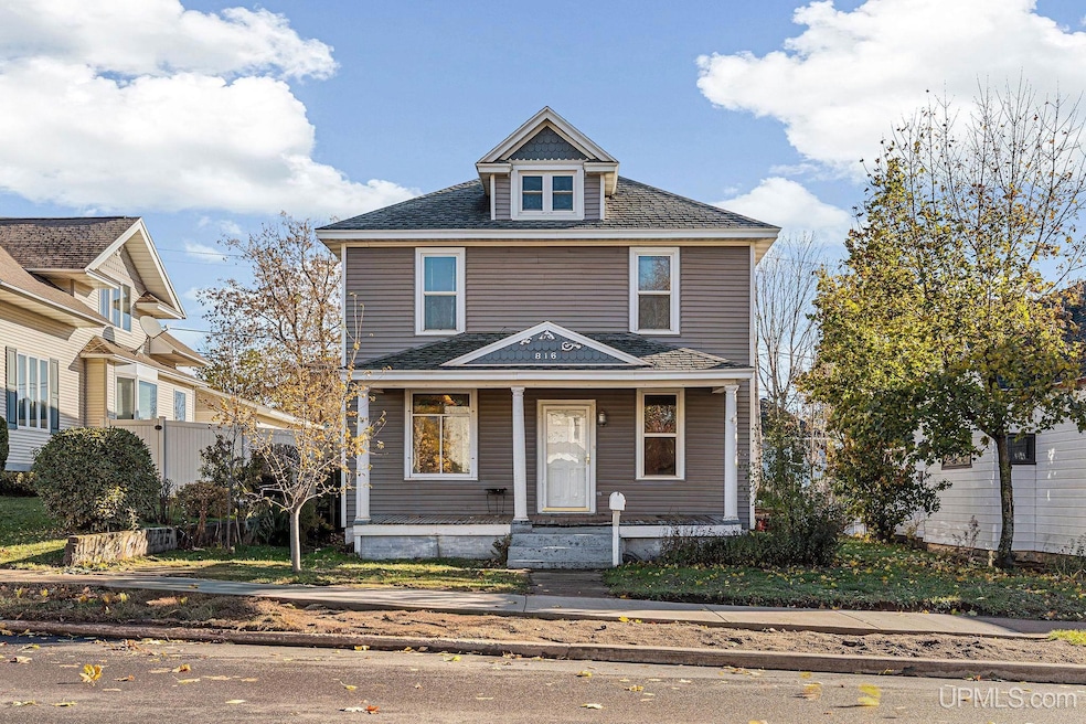 816 N 2nd St, Ishpeming, MI 49849 - photo 1