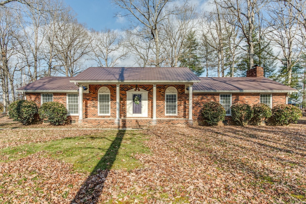 182 White Oak Dr, Manchester, TN 37355 - photo 1