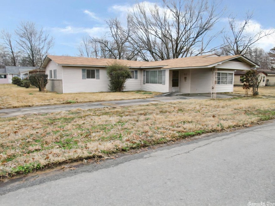 711 S Anna St, Stuttgart, AR 72160 - photo 1