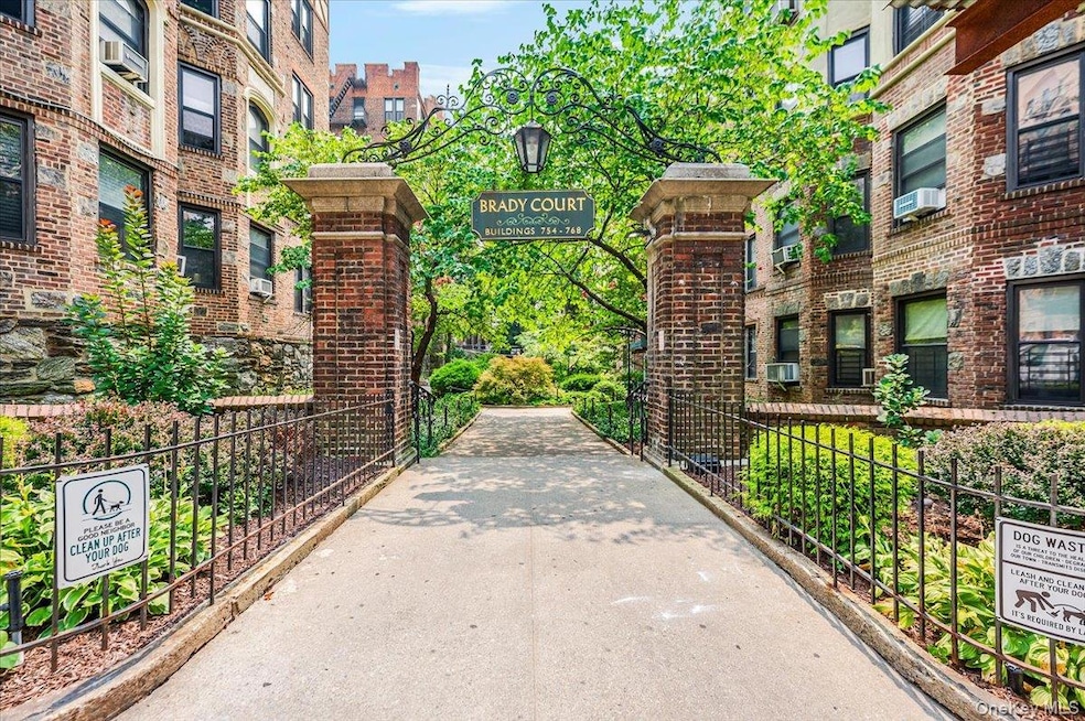758 Brady Ave unit 214, Bronx, NY 10462 - photo 1