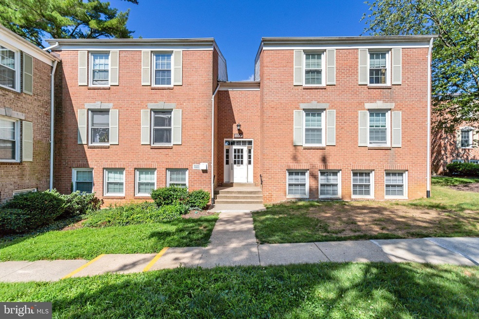 856 Quince Orchard Blvd unit T-2, Gaithersburg, MD 20878 - photo 1