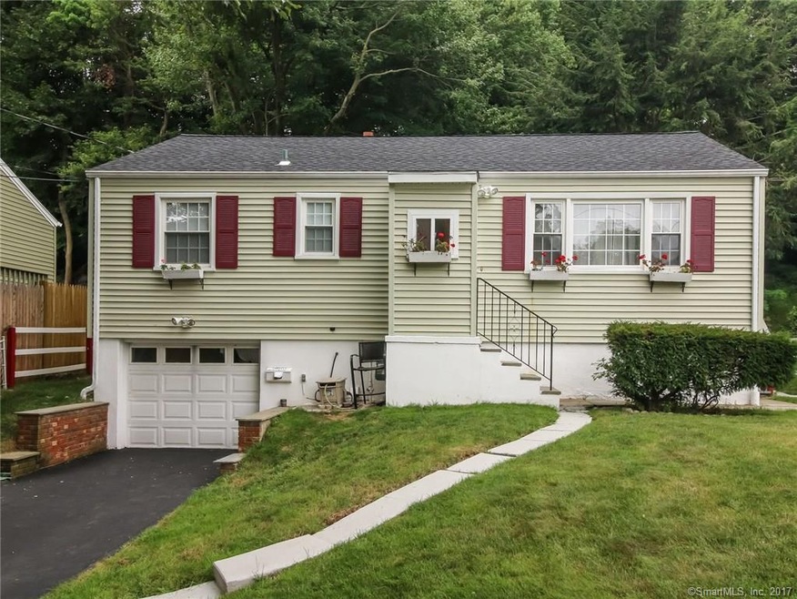 30 Glasser St, Norwalk, CT 06854 - photo 1