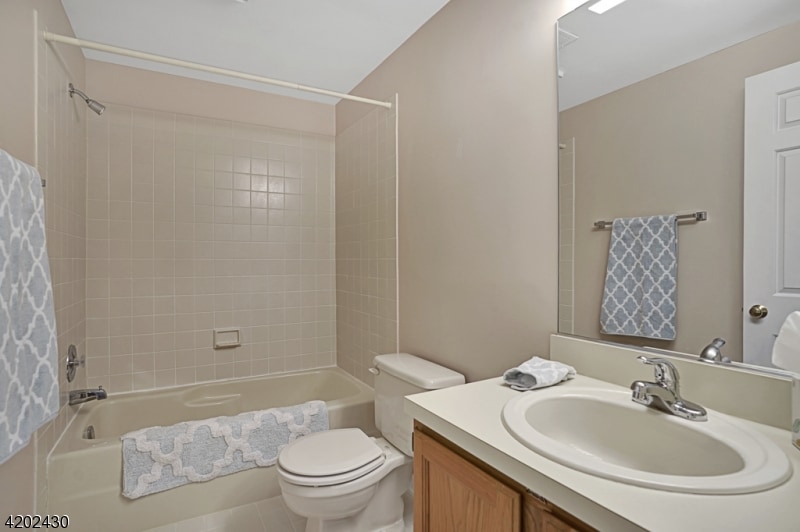 18 Dorset Ln, Bedminster, NJ 07921 - photo 1