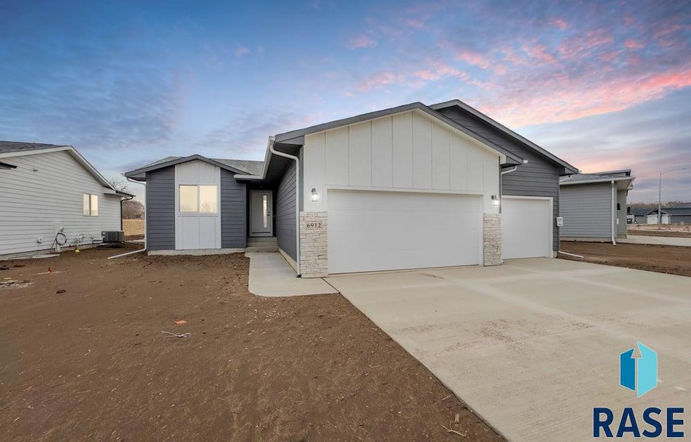 6912 W 5th St, Sioux Falls, SD 57107 - photo 1