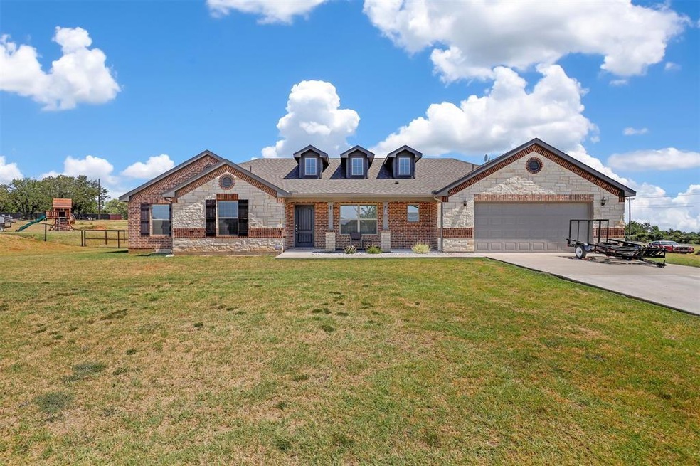 104 Stella Ln, Springtown, TX 76082 - photo 1