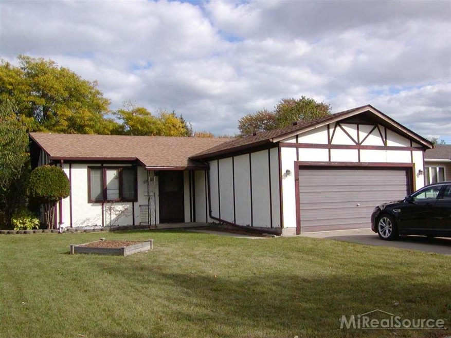25136 Fern St, Roseville, MI 48066 - photo 1