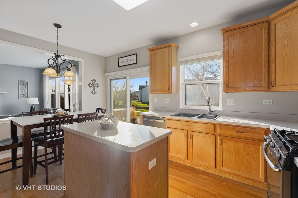 4710 Whitehall Ct, Algonquin, IL 60102 - photo 1