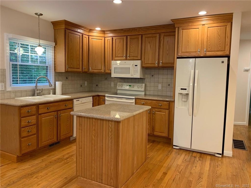 45 Blueridge Rd, Fairfield, CT 06825 - photo 1