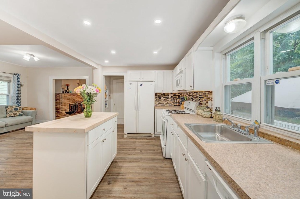 74 Jefferson Ave, Dunellen, NJ 08812 - photo 1