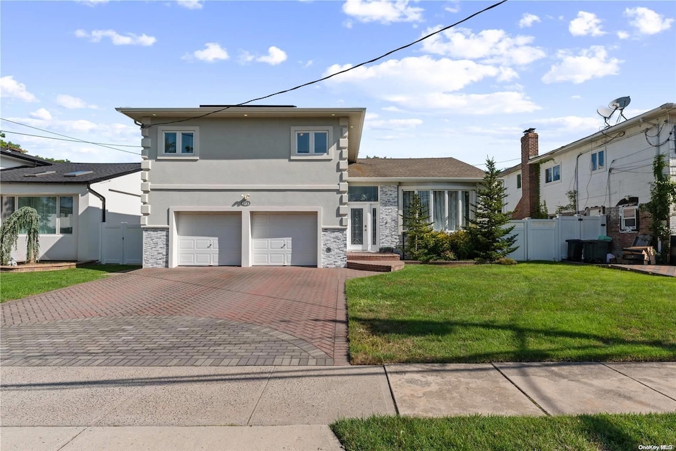 Sold $850,000 • Co-Listing Agent