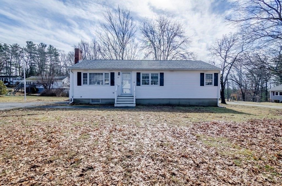 27 Oakcrest Cir, Methuen, MA 01844 - photo 1