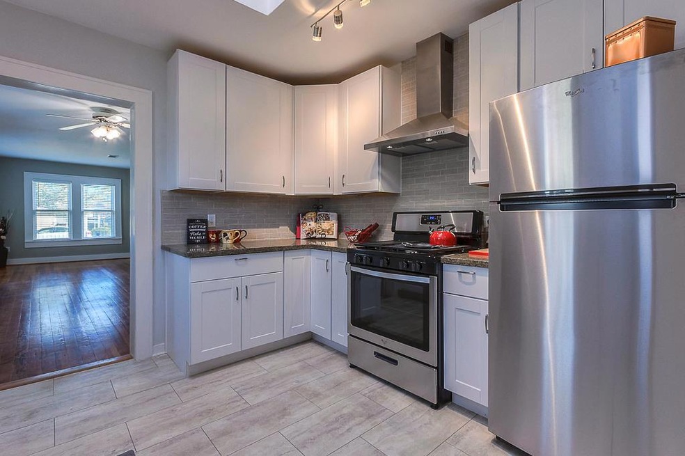 1002 W Temple St, Houston, TX 77009 - photo 1