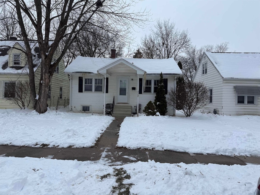 117 Bertch Ave, Waterloo, IA 50702 - photo 1