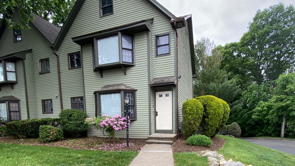 567 Peet St unit 9, Bridgeport, CT 06606 - photo 1