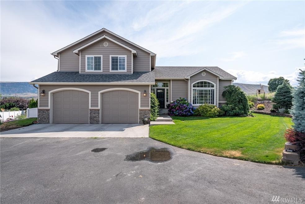 538 S Lyle Ave, East Wenatchee, WA 98802 - photo 1