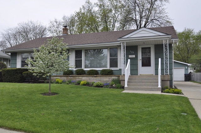 528 Lynn Terrace, Waukegan, IL 60085 - photo 1