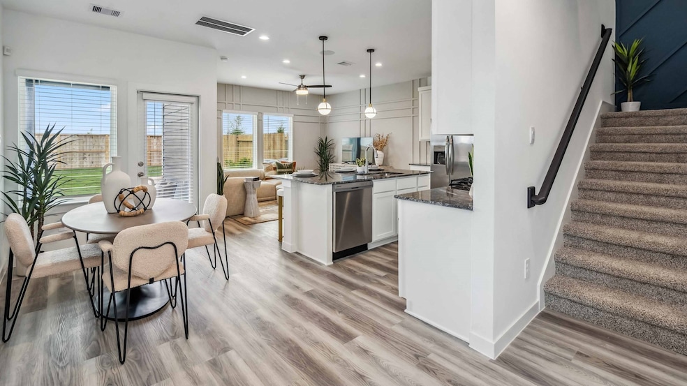 965 Mansfield St, Houston, TX 77091 - photo 1